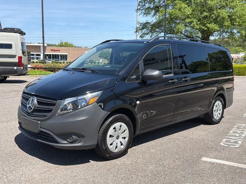 Used 2023 Mercedes-Benz Metris Passenger image 5