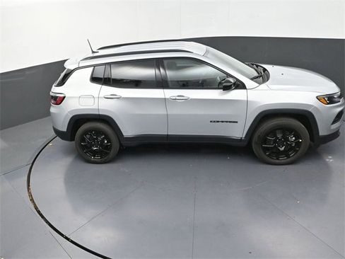 New 2026 Jeep Compass Latitude image 16