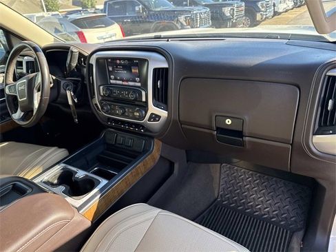 Used 2015 GMC Sierra 1500 SLT w/ SLT Crew Cab Value Package image 17