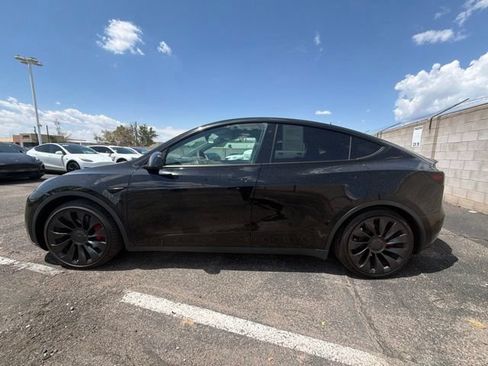 Used 2022 Tesla Model Y Performance AWD/4WD image 3