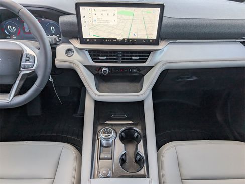 New 2025 Ford Explorer Active w/ Active Comfort Package image 7