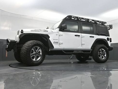 Used 2018 Jeep Wrangler Unlimited Sahara AWD/4WD image 29