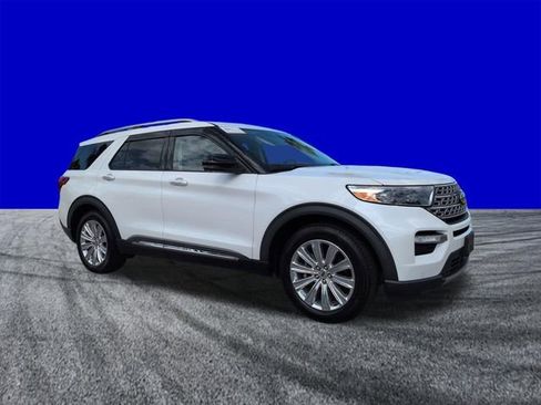 Used 2022 Ford Explorer Limited w/ Equipment Group 301A RWD image 2