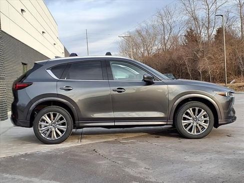 New 2025 MAZDA CX-5 Signature image 8
