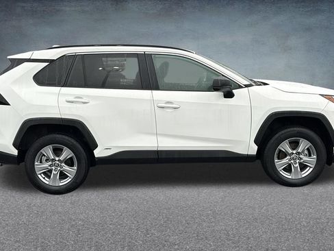 Used 2025 Toyota RAV4 LE AWD/4WD image 26