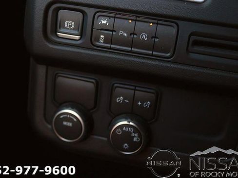 Used 2023 Chevrolet Suburban Premier RWD image 28