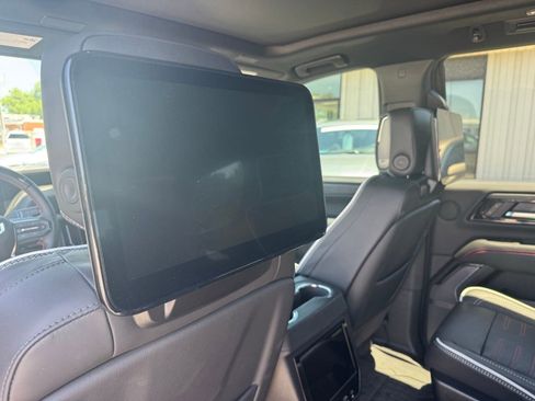 Certified 2026 GMC Yukon AT4 Ultimate w/ LPO, Floor Liner Package AWD/4WD image 17
