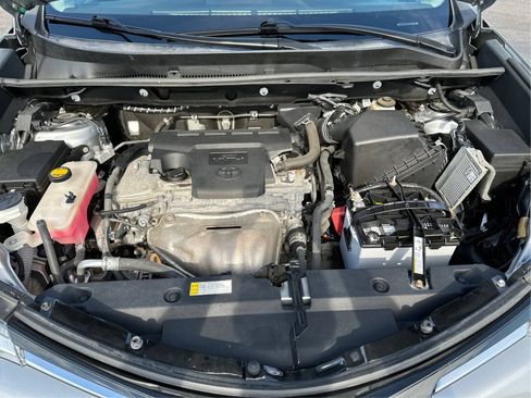 Used 2018 Toyota RAV4 LE w/ All Weather Liner Package AWD/4WD image 23