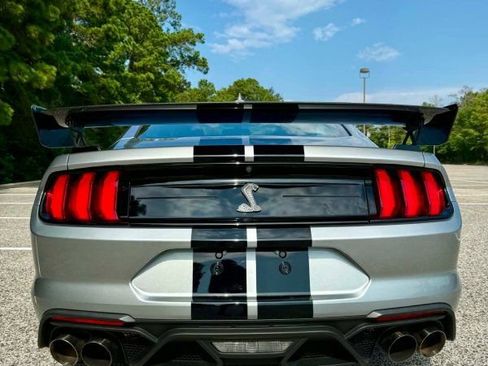Used 2020 Ford Mustang Shelby GT500 w/ Carbon Fiber Track Pack RWD image 12