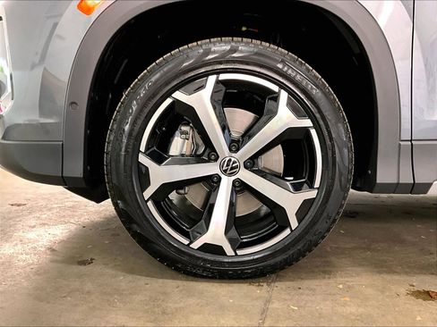 New 2026 Volkswagen Tiguan SE image 14