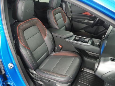 Used 2024 Chevrolet Equinox EV FWD RS w/2RS image 2