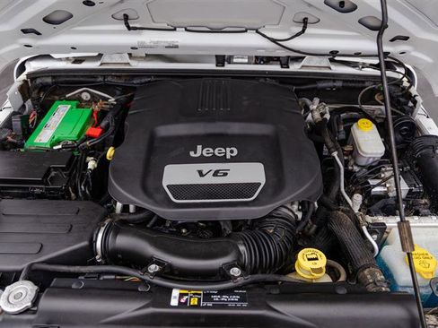 Used 2018 Jeep Wrangler Unlimited Sport S AWD/4WD image 50