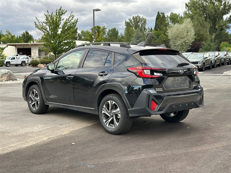 Used 2024 Subaru Crosstrek 2.0i Premium AWD/4WD image 2