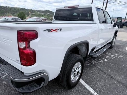 Certified 2025 Chevrolet Silverado 2500 LT w/ Convenience Package image 12