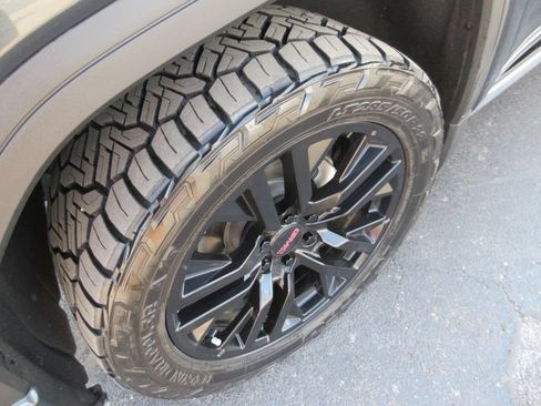Certified 2022 GMC Sierra 1500 Denali w/ Denali Reserve Package AWD/4WD image 15