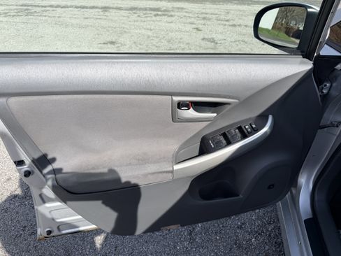 Used 2010 Toyota Prius Two image 6