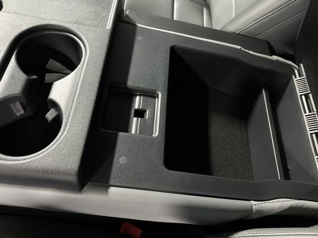 New 2023 Ford F550 4x4 Regular Cab Super Duty image 40