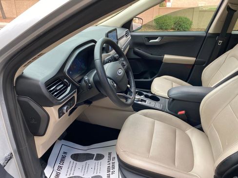 Used 2020 Ford Escape Titanium w/ Titanium Premium Package 2.0 image 34