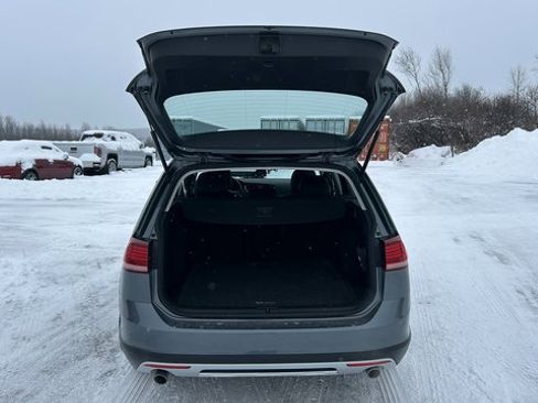 Used 2018 Volkswagen Golf Alltrack image 5
