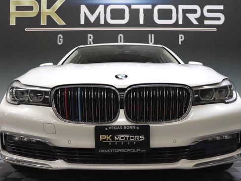 Used 2016 BMW 740i image 13