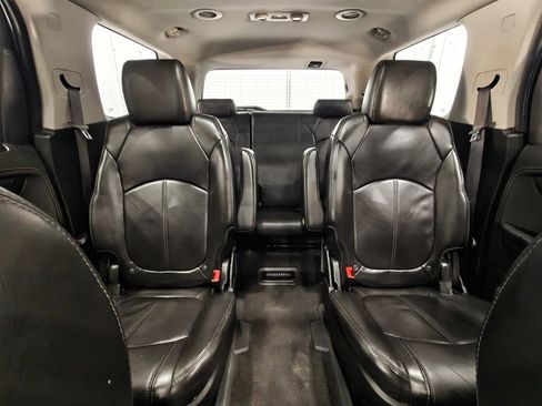 Used 2014 GMC Acadia SLT image 25