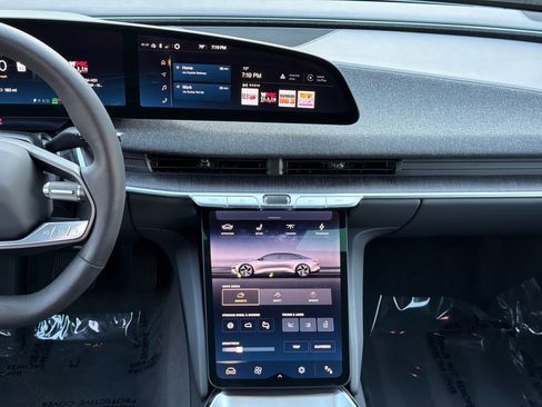 Used 2025 Lucid Air Pure RWD image 20