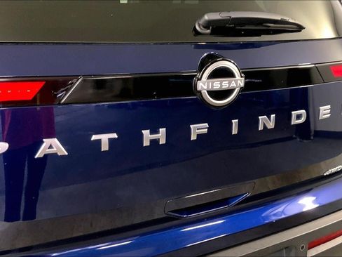 Used 2025 Nissan Pathfinder SV AWD/4WD image 8