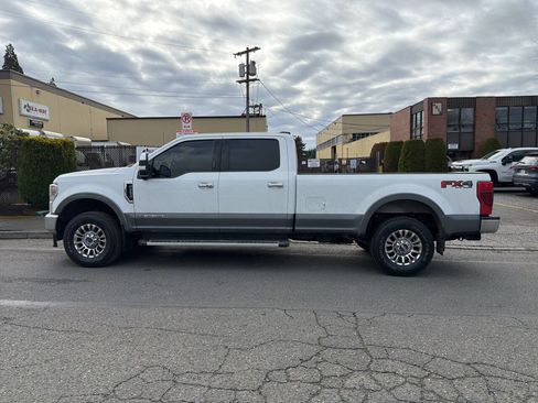 Used 2022 Ford F250 Lariat w/ Lariat Ultimate Package image 2