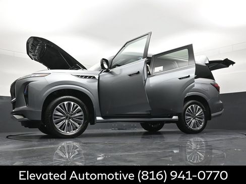 Certified 2026 INFINITI QX80 Luxe w/ Cargo Package AWD/4WD image 42