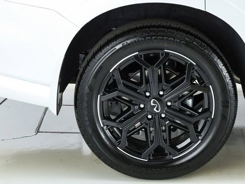 New 2026 INFINITI QX80 4WD image 13