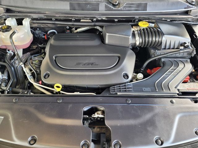 Used 2023 Chrysler Pacifica Touring-L FWD image 27
