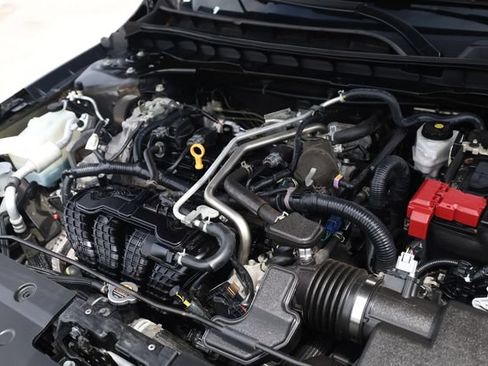 Used 2025 Nissan Altima 2.5 SV FWD image 9