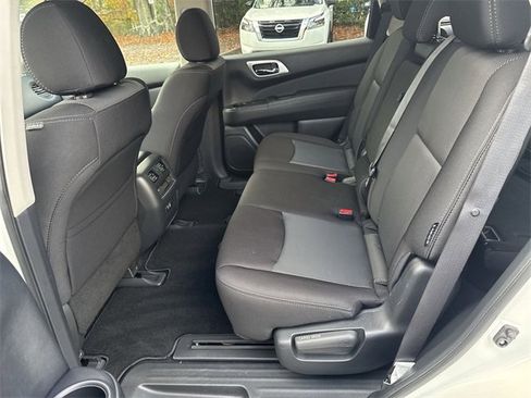 Used 2020 Nissan Pathfinder S image 14