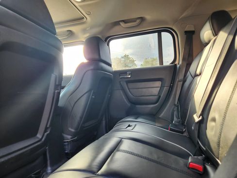 Used 2010 HUMMER H3 Luxury w/ Appearance Package AWD/4WD image 10