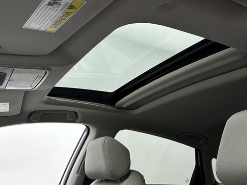 Used 2023 Honda Accord EX image 5