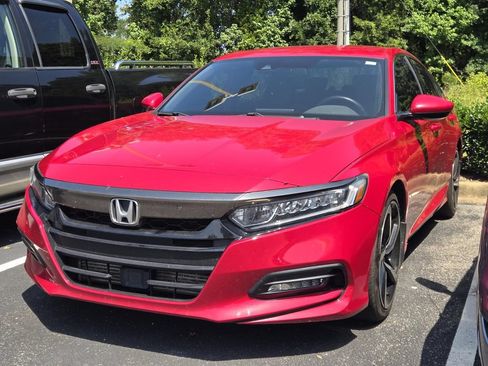 Used 2018 Honda Accord Sport image 3