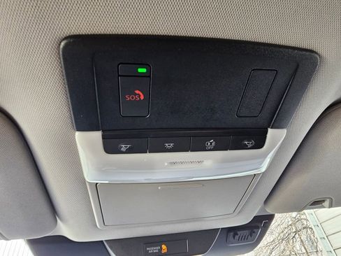 Used 2022 Nissan Pathfinder SV image 25