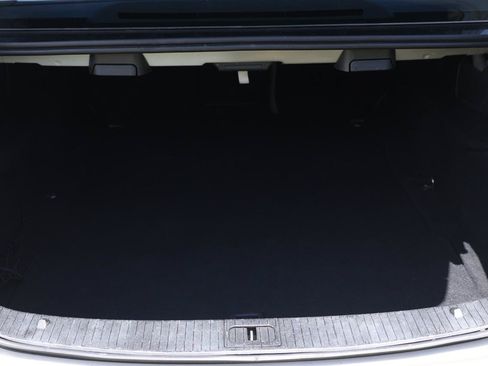 Used 2010 Mercedes-Benz E 350 4MATIC Sedan image 24