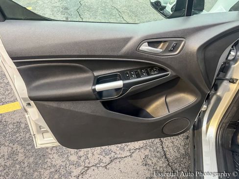 Used 2017 Ford Transit Connect XLT image 19