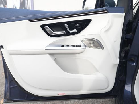 Used 2023 Mercedes-Benz EQE 500 4MATIC SUV image 25