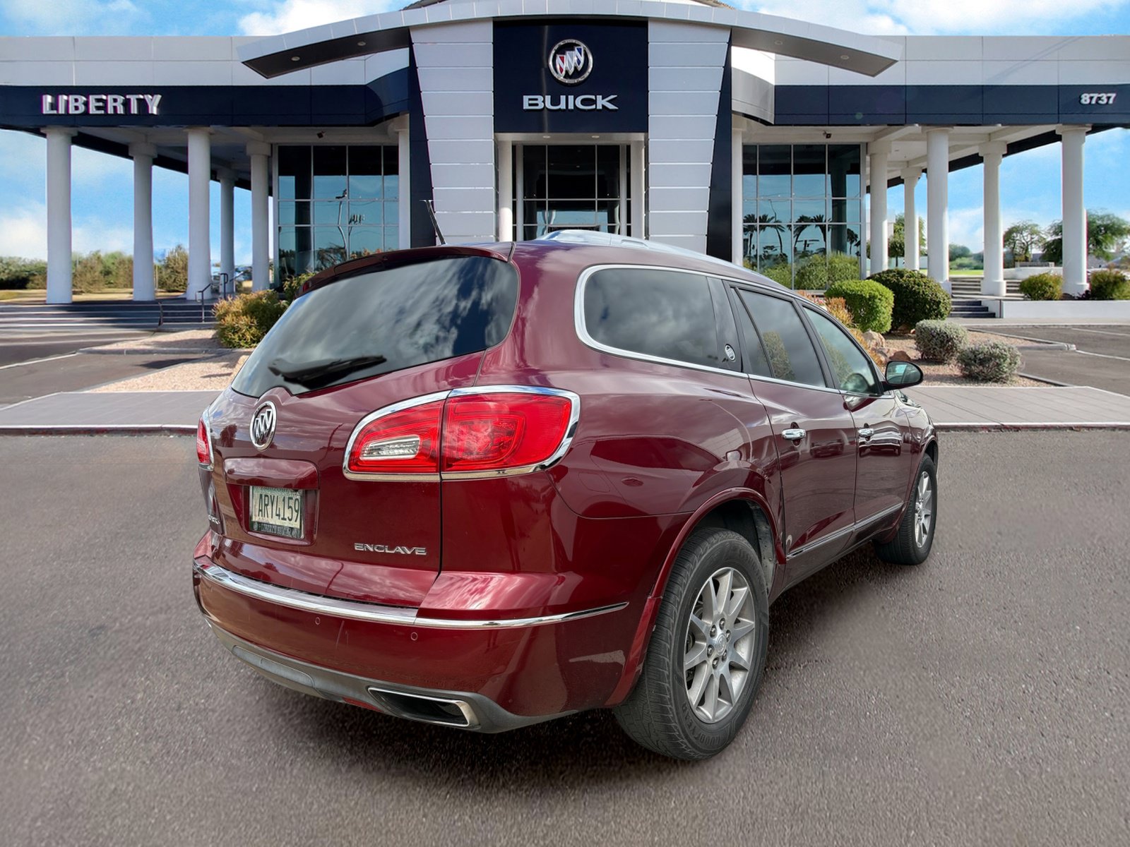 Used 2017 Buick Enclave Leather w/ Trailering Package FWD image 2