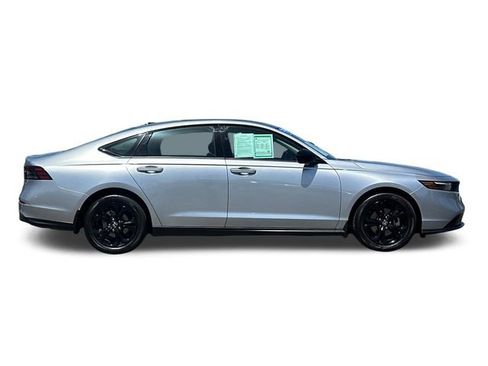 Certified 2025 Honda Accord SE image 4