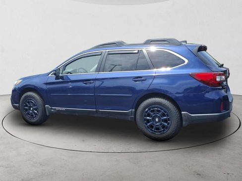 Used 2017 Subaru Outback 2.5i Limited AWD/4WD image 6