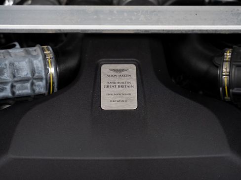 Used 2023 Aston Martin V8 Vantage Coupe RWD image 66