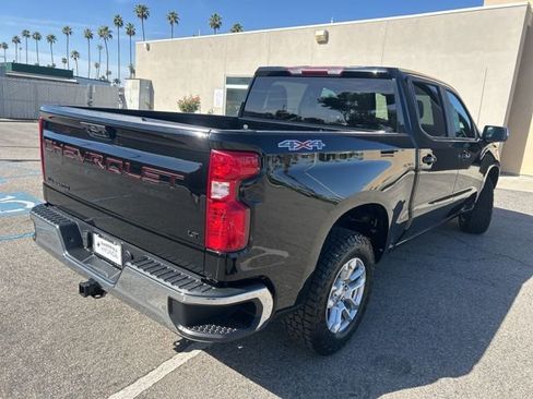 Used 2022 Chevrolet Silverado 1500 LT AWD/4WD image 4