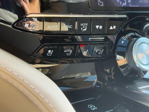 Used 2025 Acura MDX SH-AWD w/ Advance Package image 23