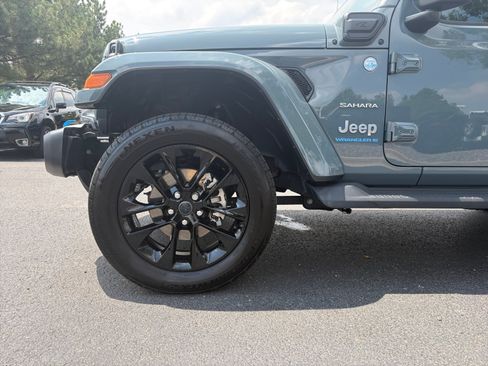 Used 2024 Jeep Wrangler Unlimited Sahara w/ Technology Group AWD/4WD image 10