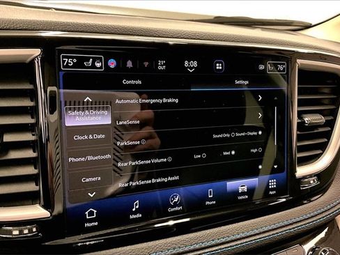 Used 2021 Chrysler Pacifica Touring-L w/ Uconnect Theater Family Group image 33