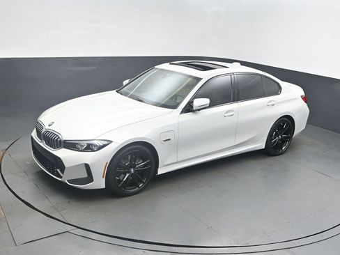 Certified 2023 BMW 330e w/ M Sport Package image 31