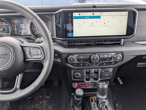 New 2026 Jeep Wrangler Unlimited Rubicon w/ Steel Bumper Group image 12